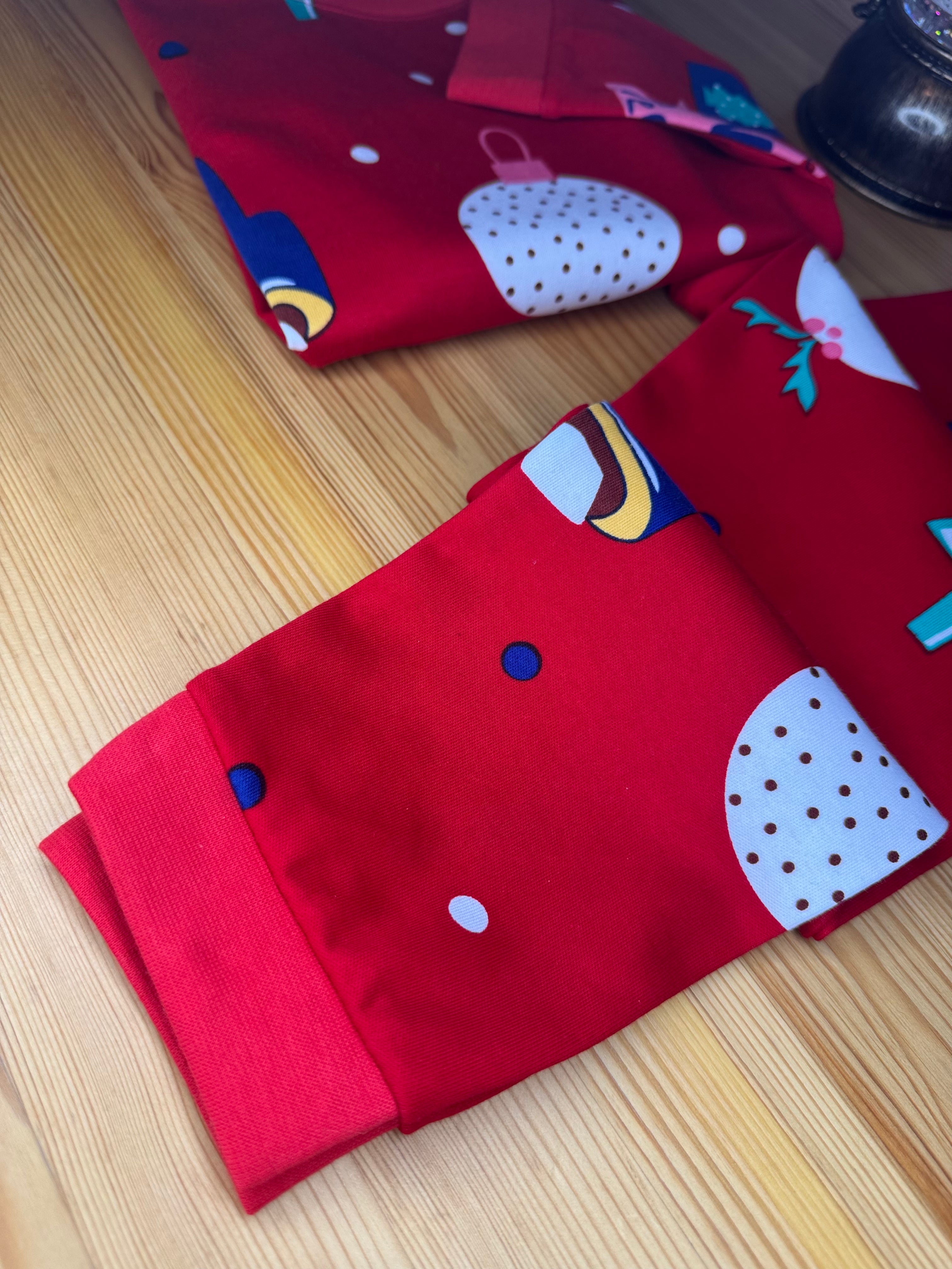 Yılbaşı Temalı Pijama Takımı