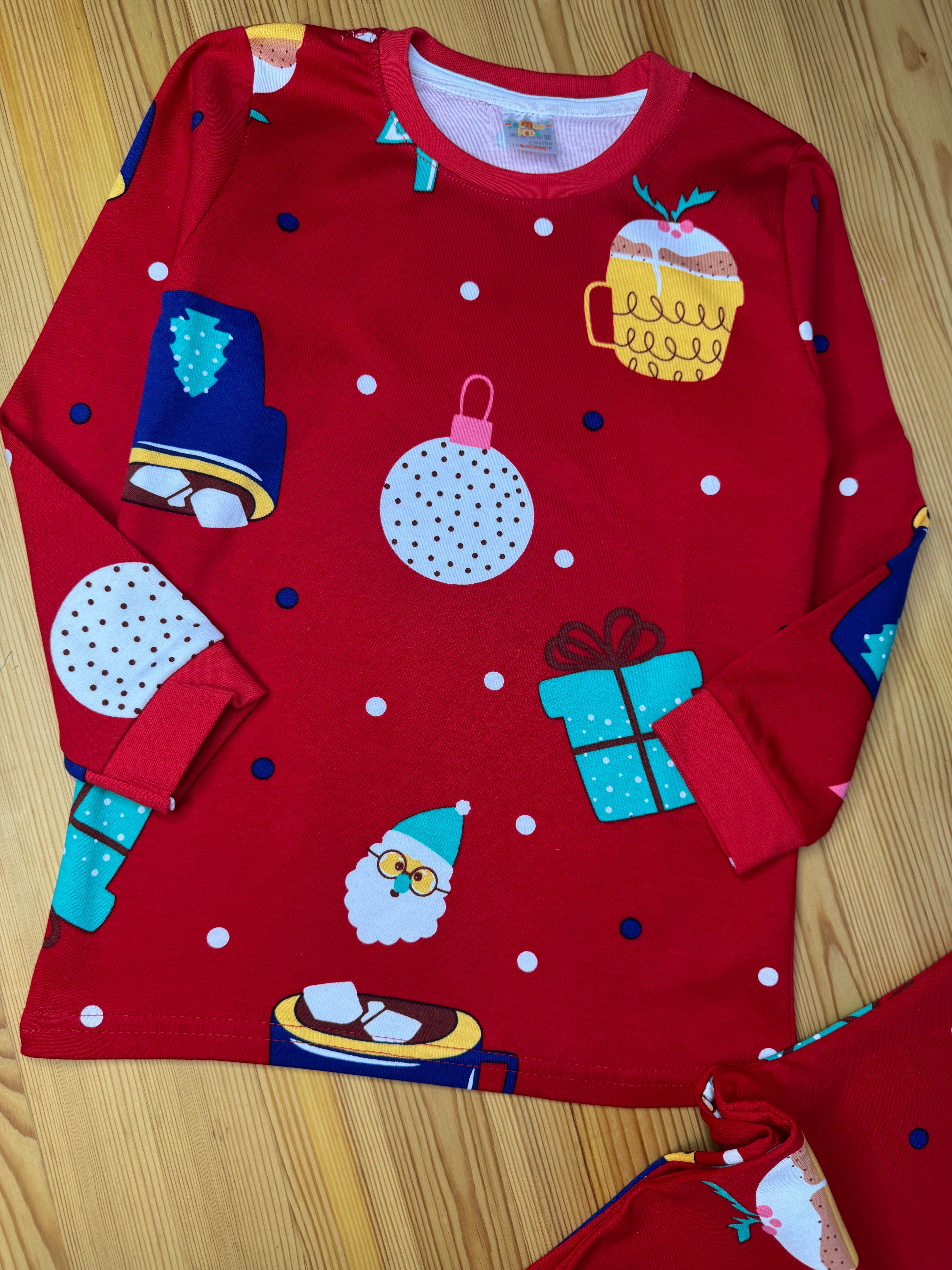 Yılbaşı Temalı Pijama Takımı