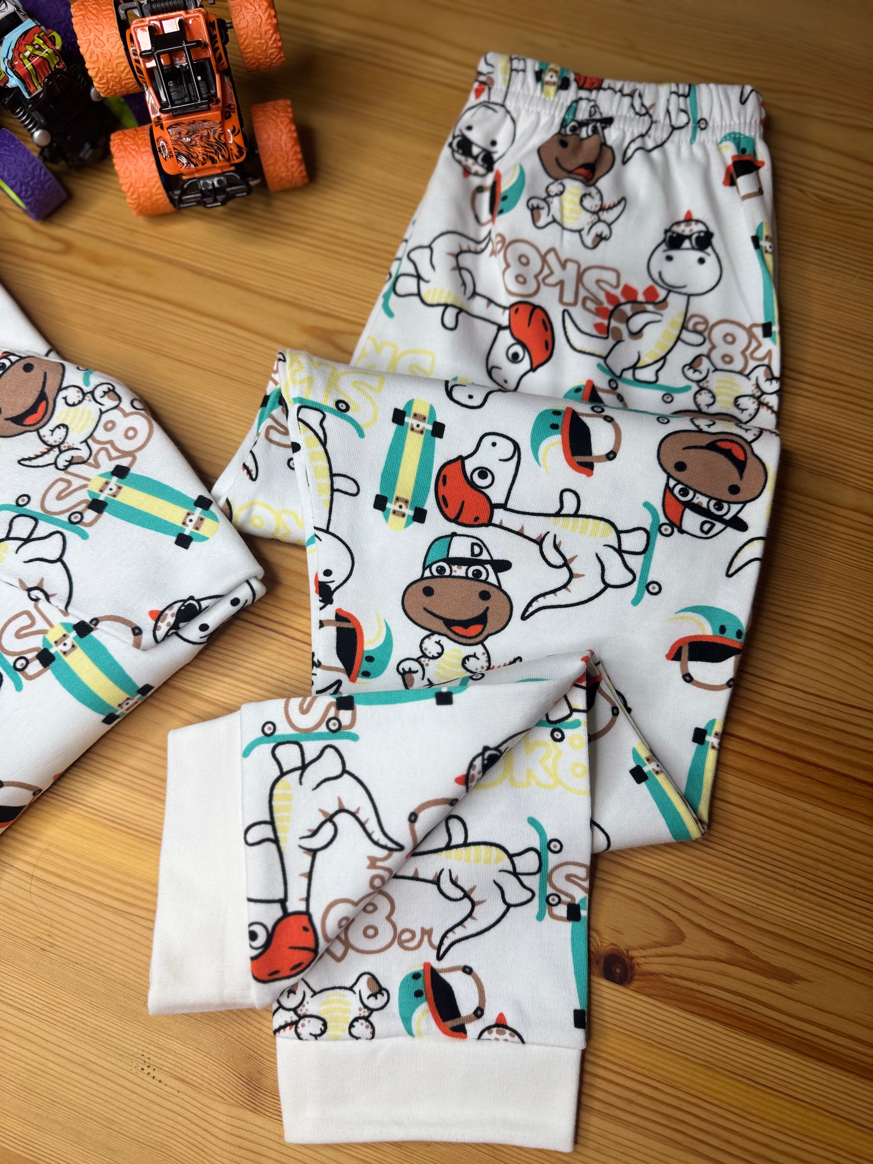 Dinozor Baskılı Pijama Takımı