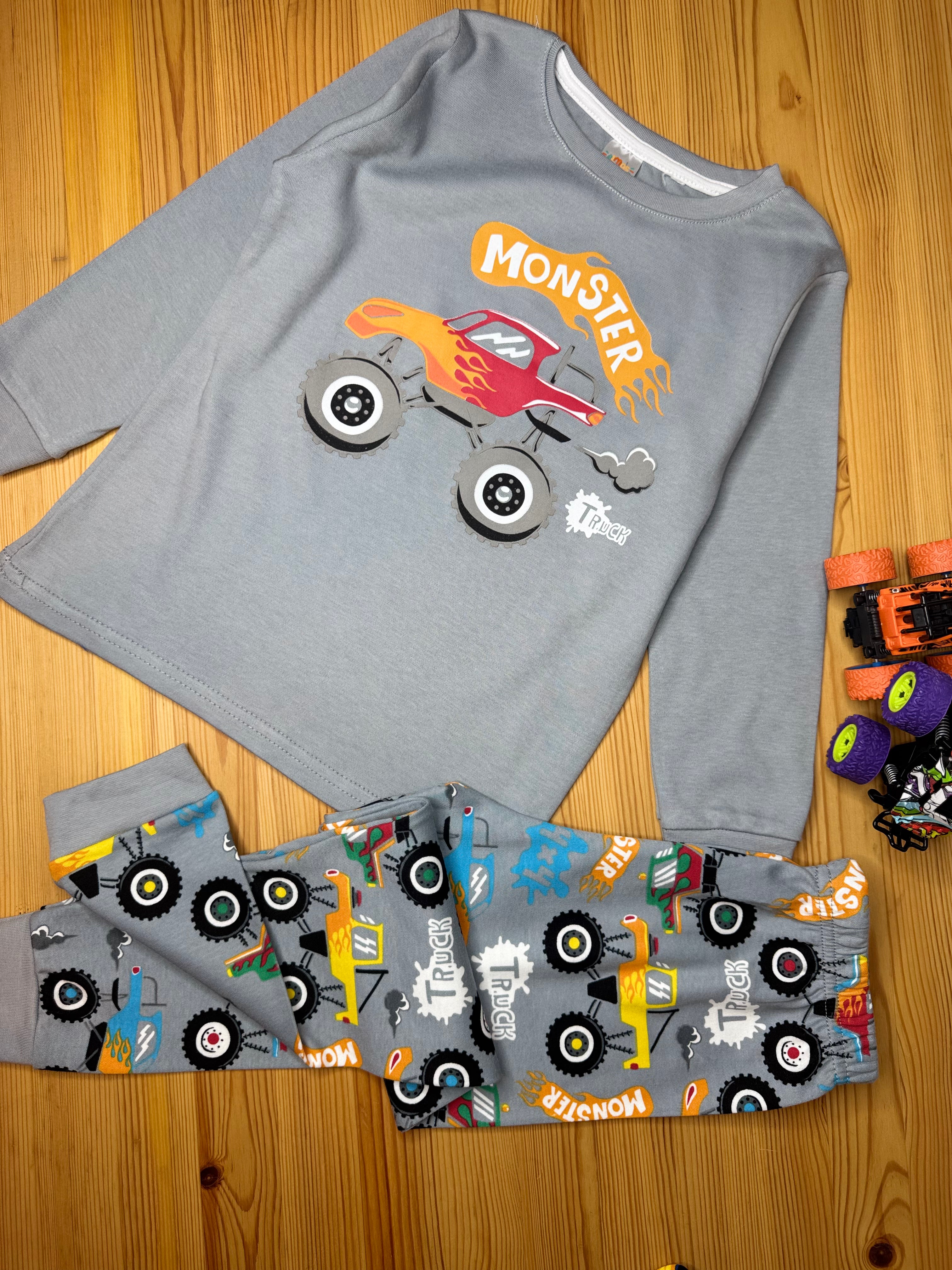 Monster Araba Baskılı Pijama Takımı