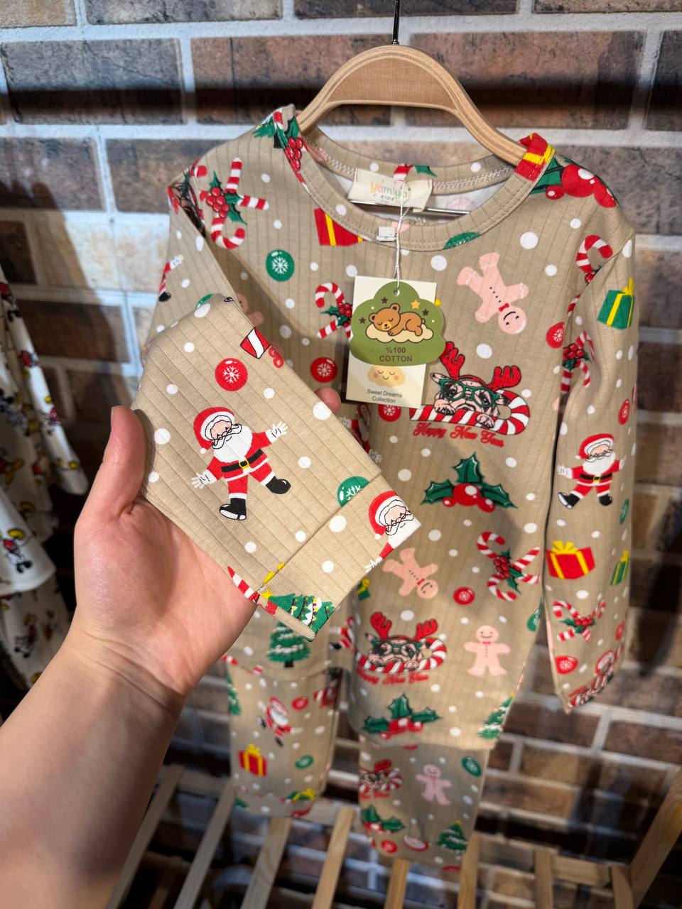 Yılbaşı Temalı Pijama Takımı