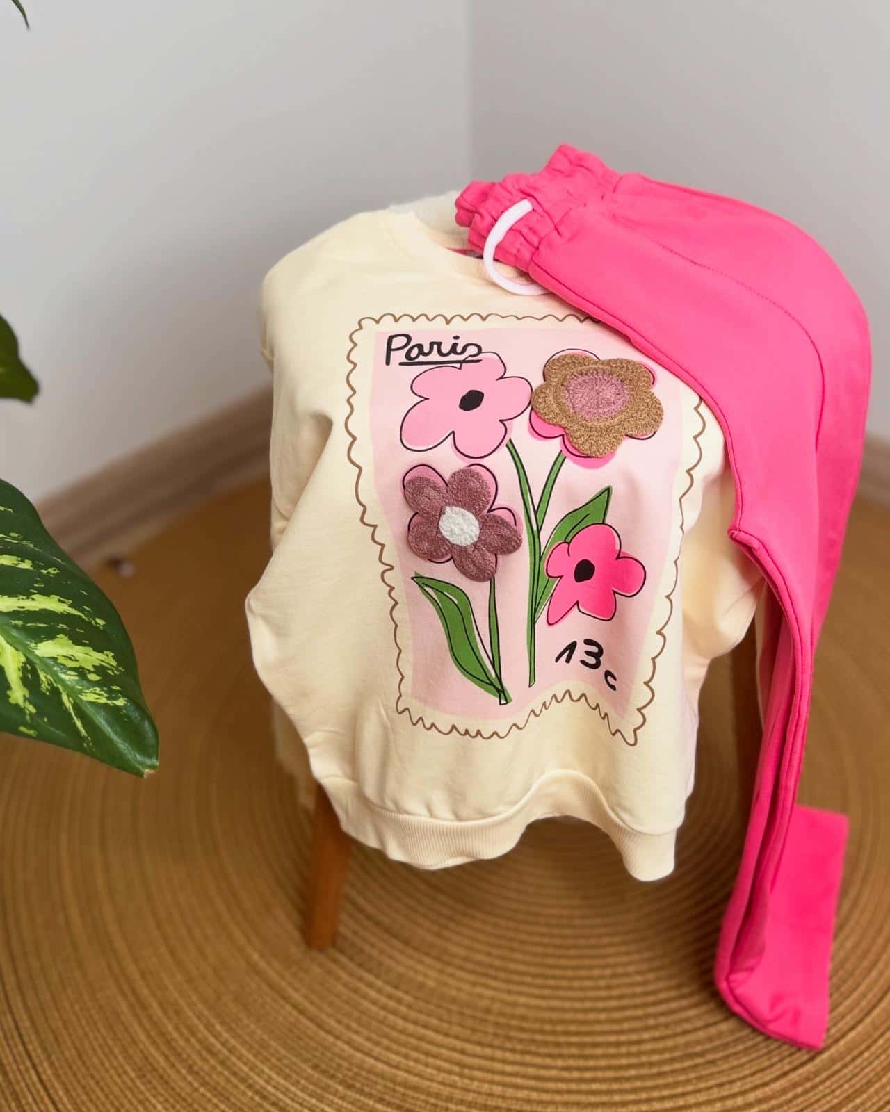 Çiçek Nakışlı İspanyol Paça Eşofman Takımı