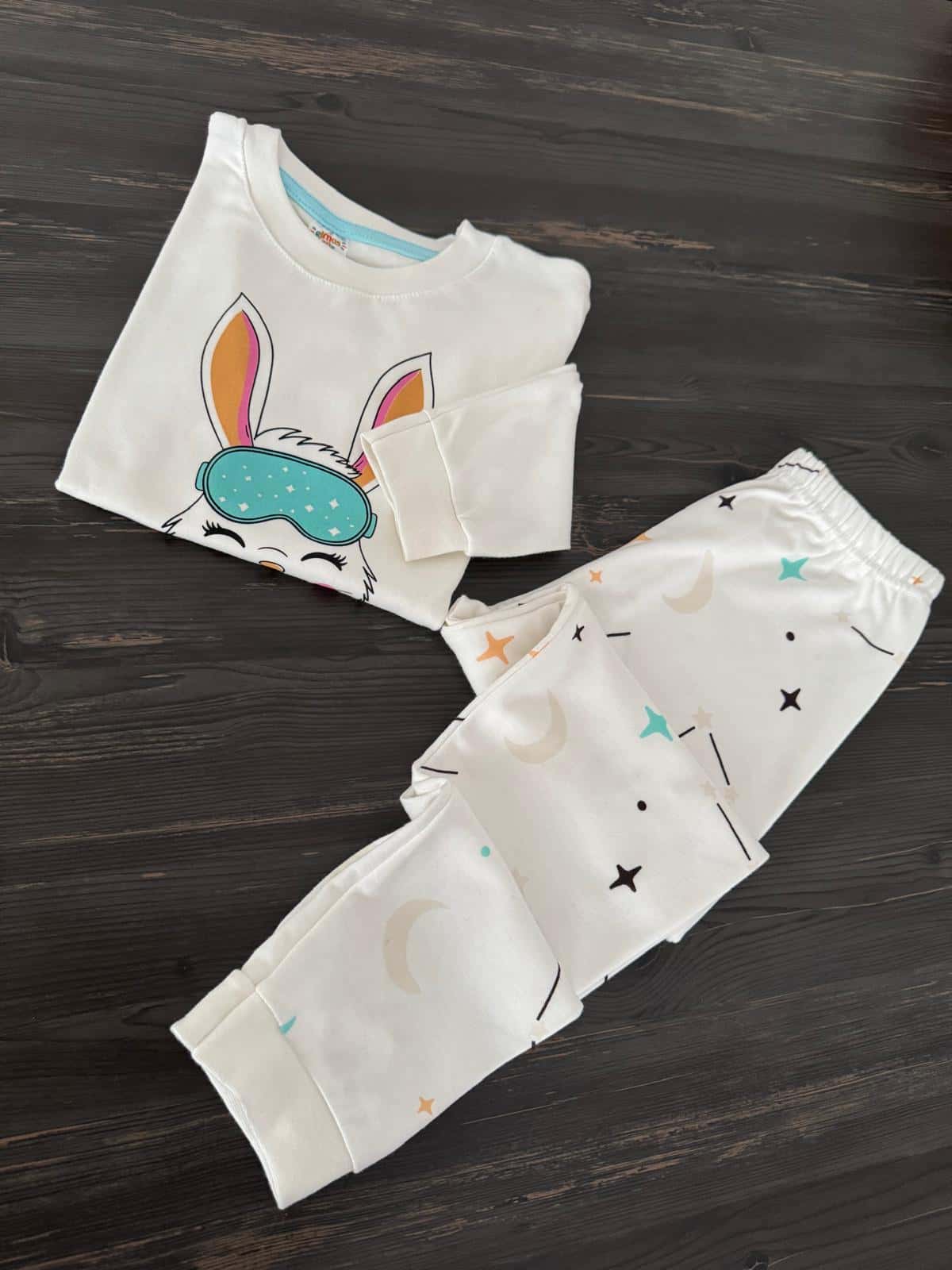 Tavşan Baskılı Kız Çocuk Pijama Takımı