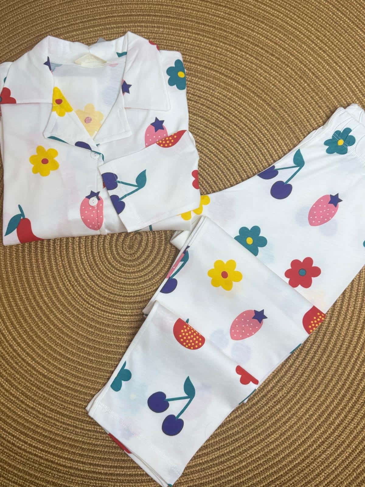 Meyve Baskılı Önden Düğmeli Pijama Takımı