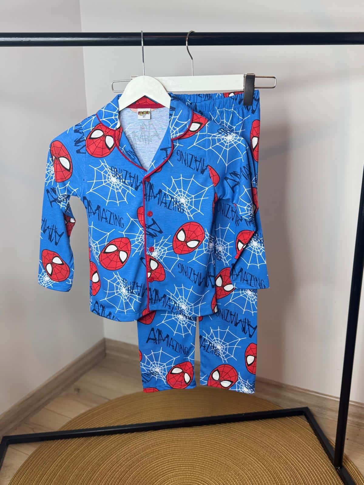Spiderman Önden Düğmeli Pijama Takımı