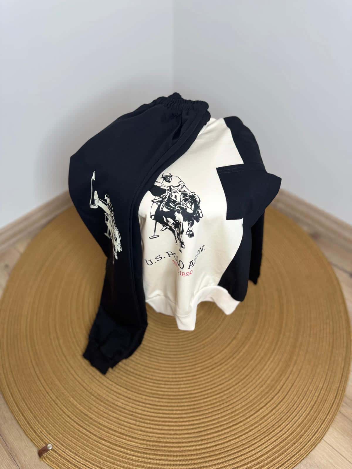 Siyah Cepli Eşofman Takımı