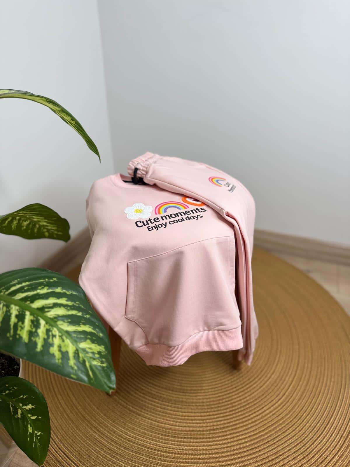 Gökkuşağı Nakış İşlemeli Pembe Eşofman Takımı