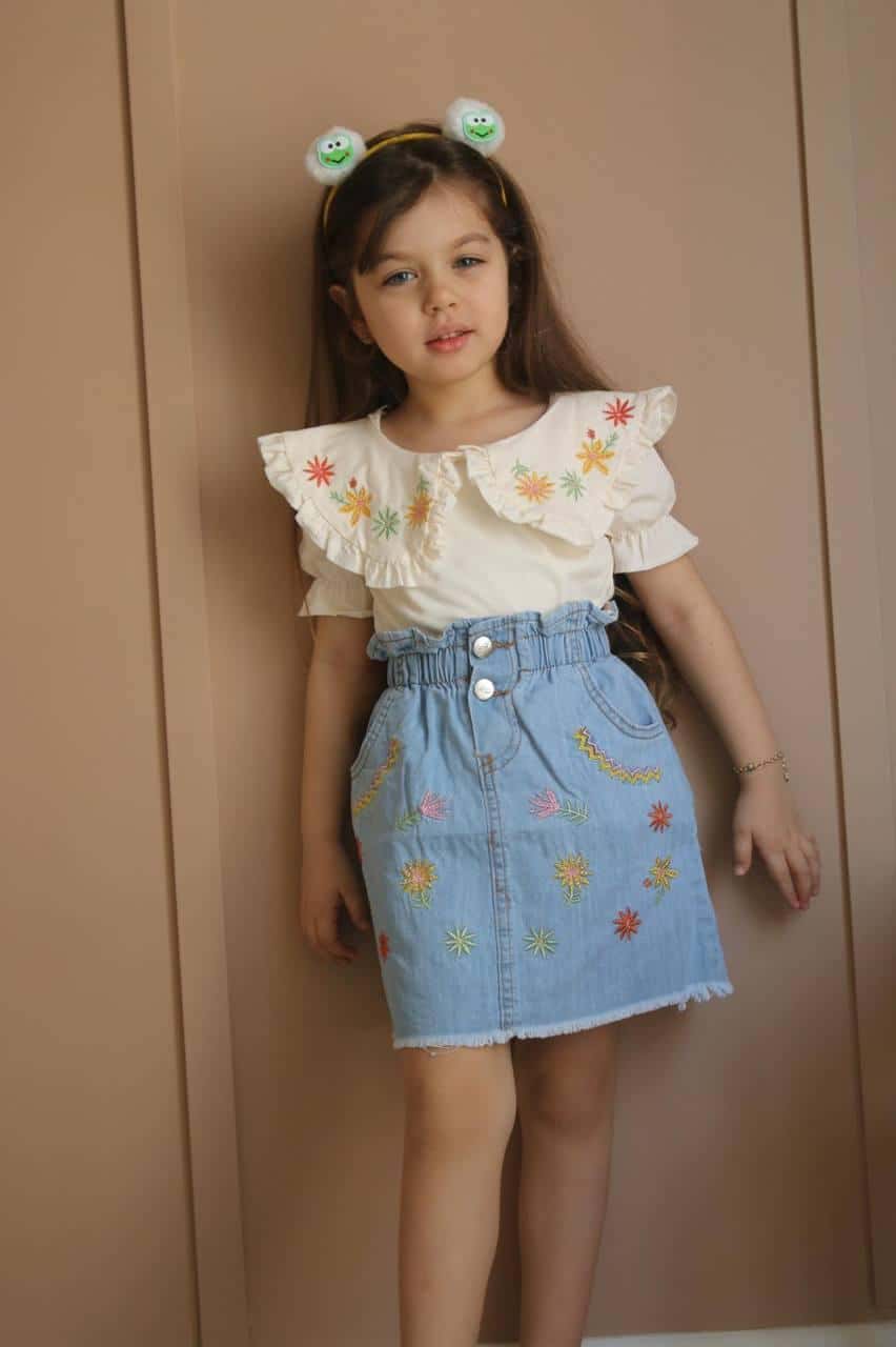 Çiçek Nakış İşlemeli Tişört Etek Takım
