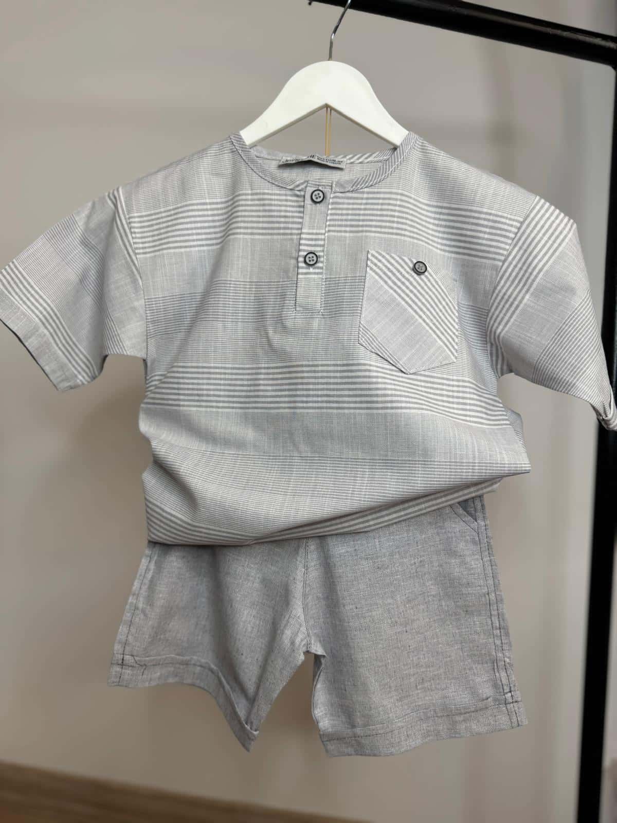 Gri Çizgili Keten Şortlu Takım